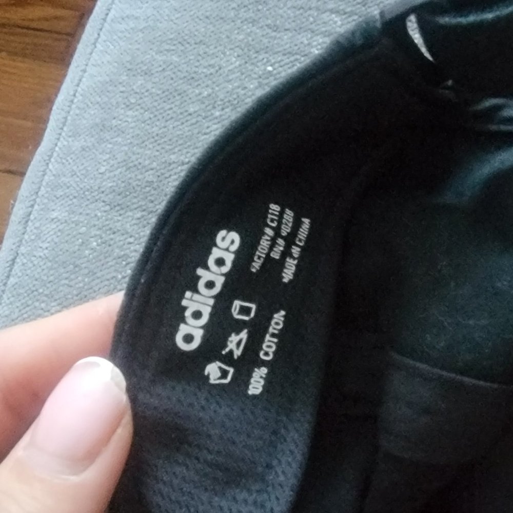 Adidas hat - Picture 2 of 3